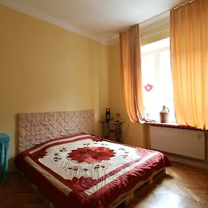 بيت شباب سول كيتشن, تبليسي